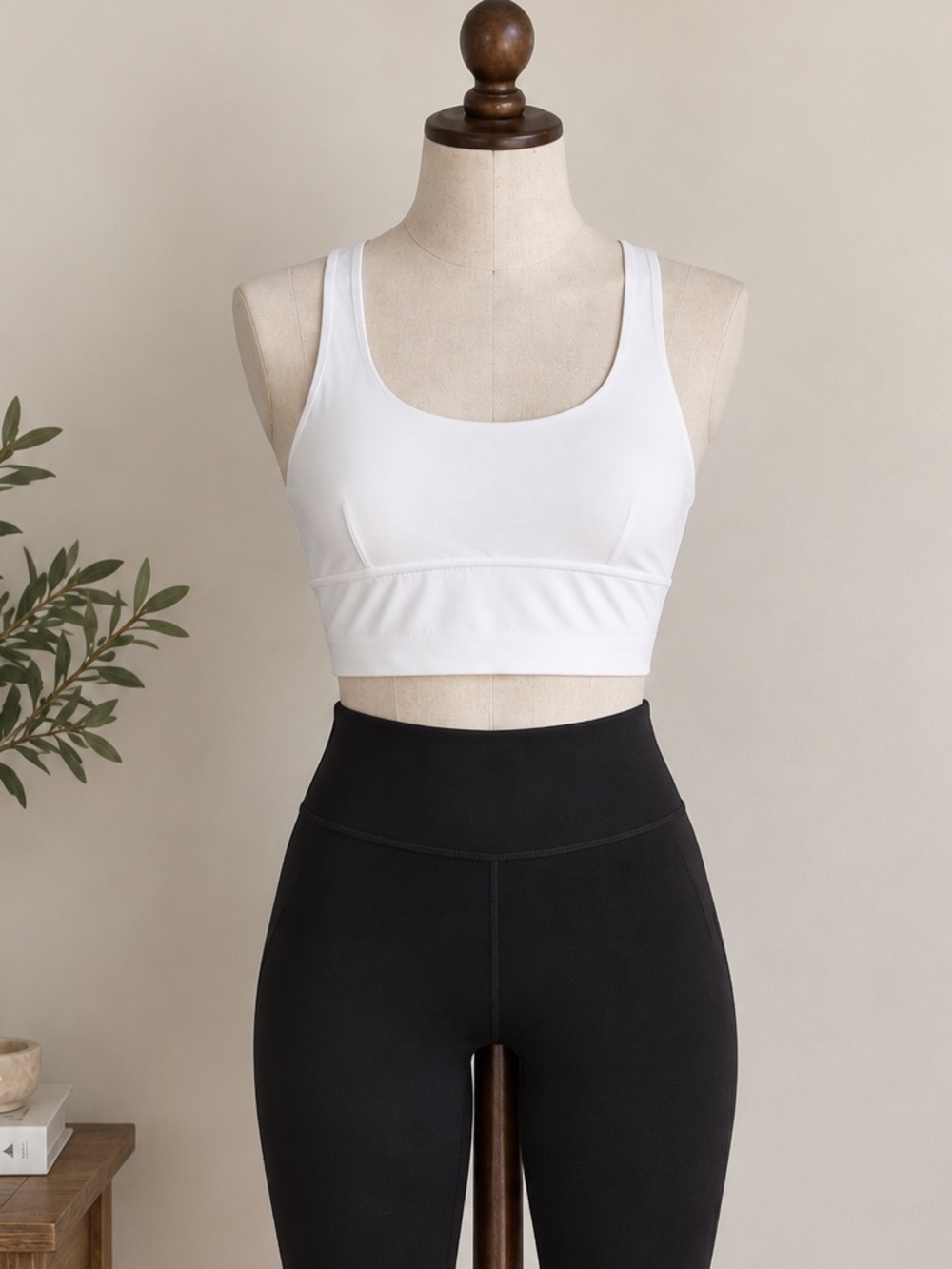 Gymshark White Longline Sports Bra XS Pilates Yoga Clean Girl Workout Crop Top